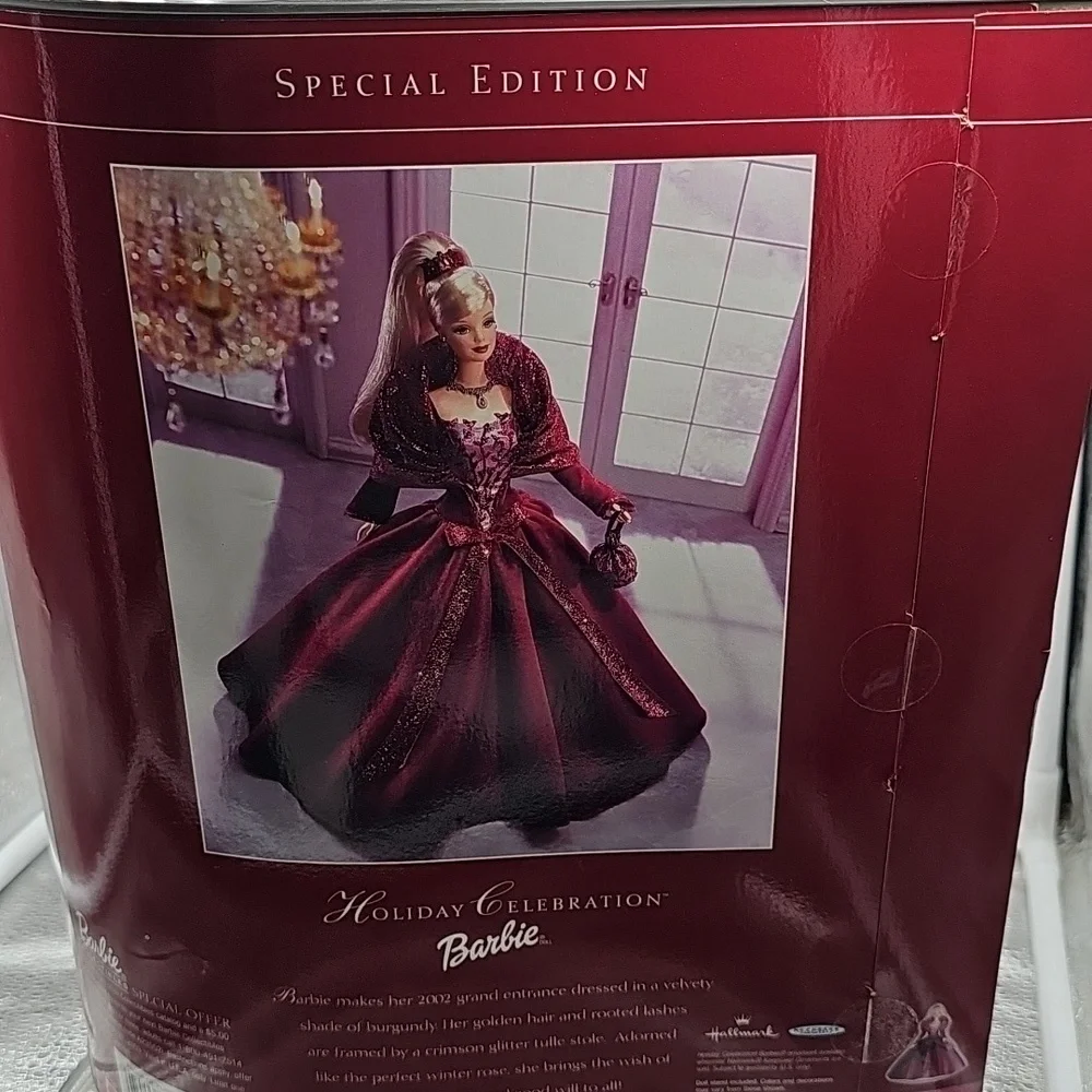Z Holiday Celebration BARBIE # 56209 VELVET BURGANDY WINTER ROSE